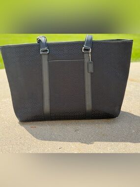 Coach Black Signature Canvas Tote with Leather Straps and Luggage Tag 22Wx14Hx6D